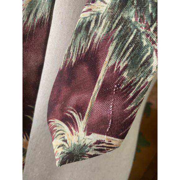 Vintage Tommy Bahama silk necktie with palm trees - Picture 5 of 5